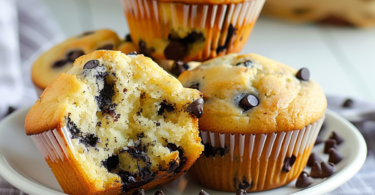 Saftige Schoko-Muffins: Ein einfaches Rezept für leckere Muffins mit Schokostückchen