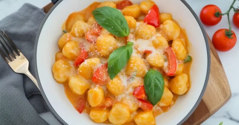 Cremige Gnocchi-Pfanne mit Paprika und Frischkäse