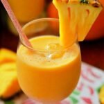 Tropischer Ananas-Mango-Orange-Smoothie